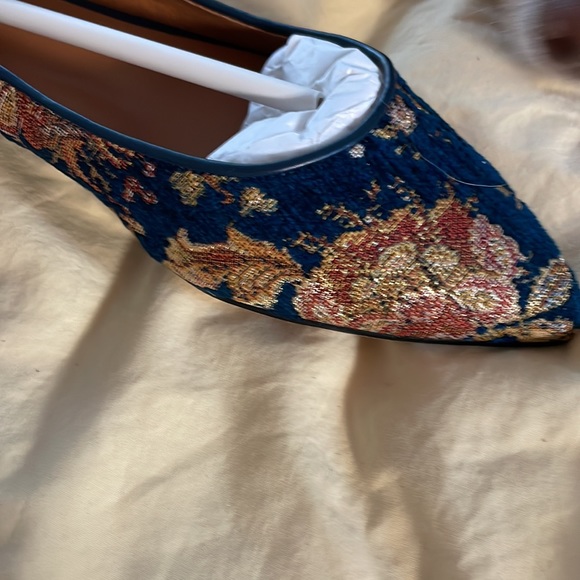 Sundance Tapestry Flats - Picture 3 of 6